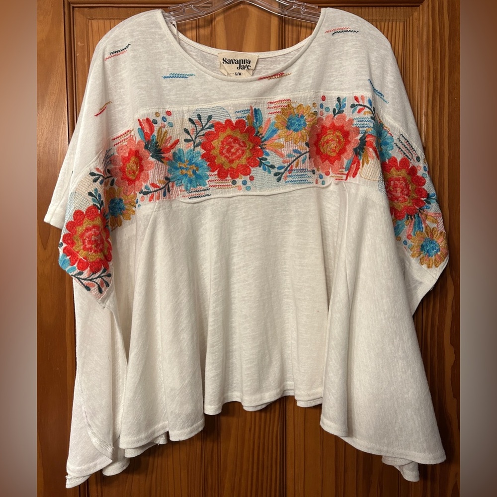 Savanna Jane Embroidered Poncho Top size S/M